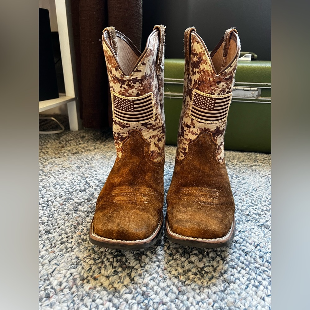 Ariat leather American flag cowboy boots